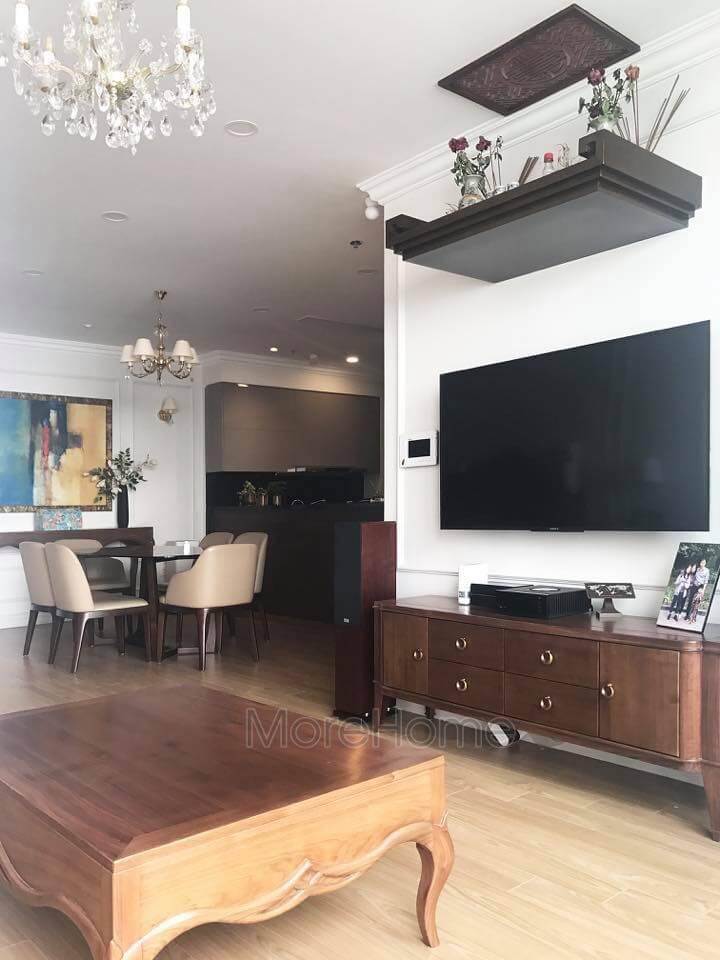 Hình ảnh sản phẩm thi công thực tế bàn trà phòng khách bằng gỗ óc chó nhập khẩu đẹp, cao cấp tại chung cư Vinhomes Gardenia Mỹ Đình Hà Nội Thi công nội thất phòng tân cổ điển sang trọng và lịch lãm