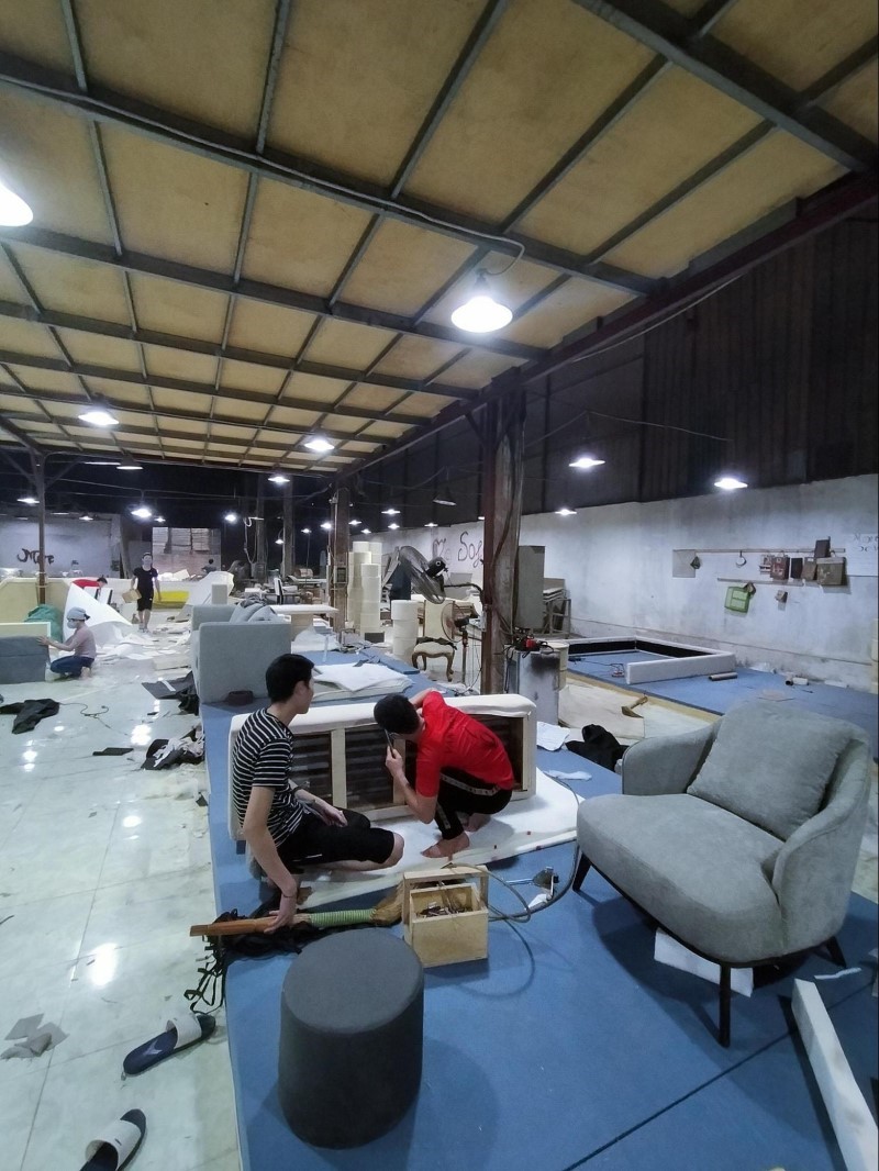 Sofa chân sắt